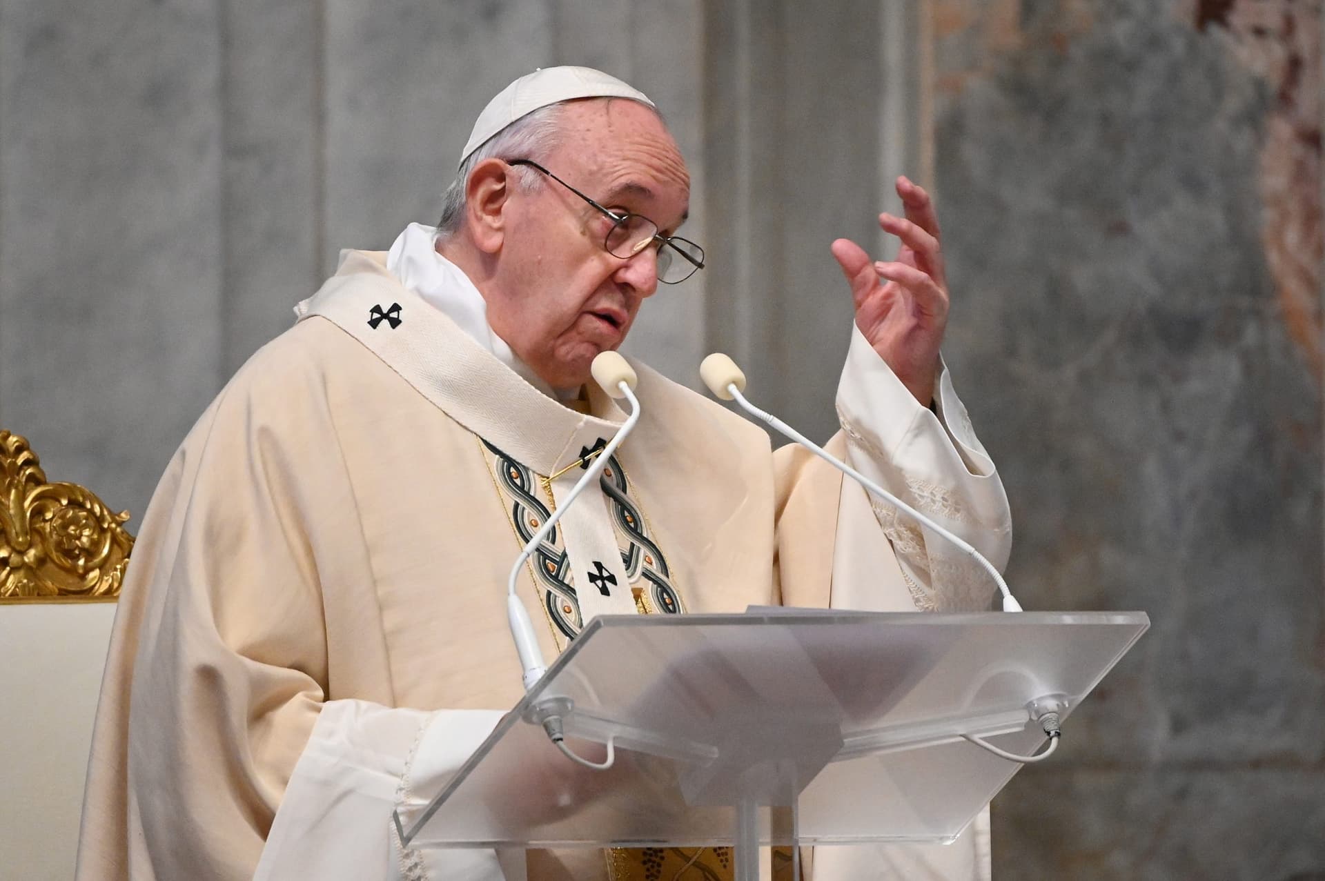 Pope Addresses Controversy of Communion for Pro-Choice Politicians