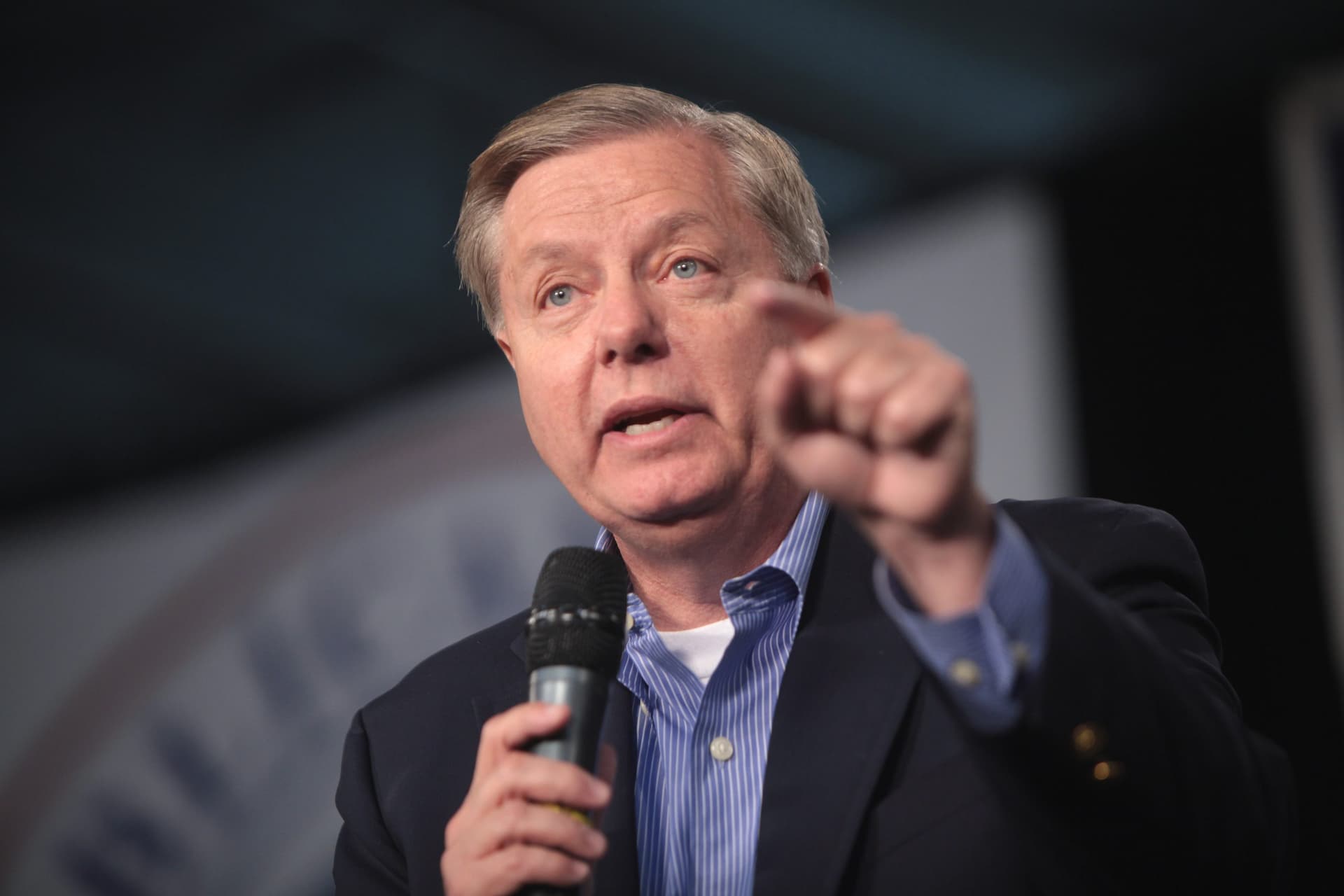 Graham Claims the 2020 Election Would Have āTurned On a Dimeā if Lab Leak Theory Was āGiven Credenceā