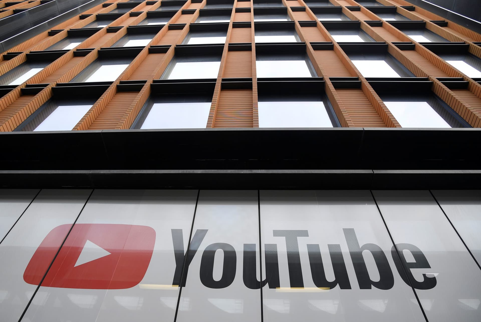 YouTube Bans Trump for Another Week Over Inauguration Violence Concerns