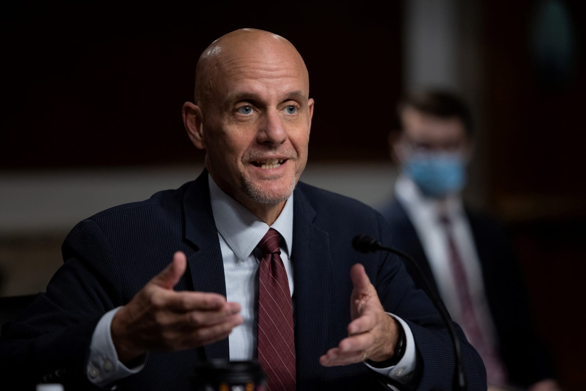 Exclusive: FDA Chief Had āRobust Discussionā With White House About Vaccine Timelines
