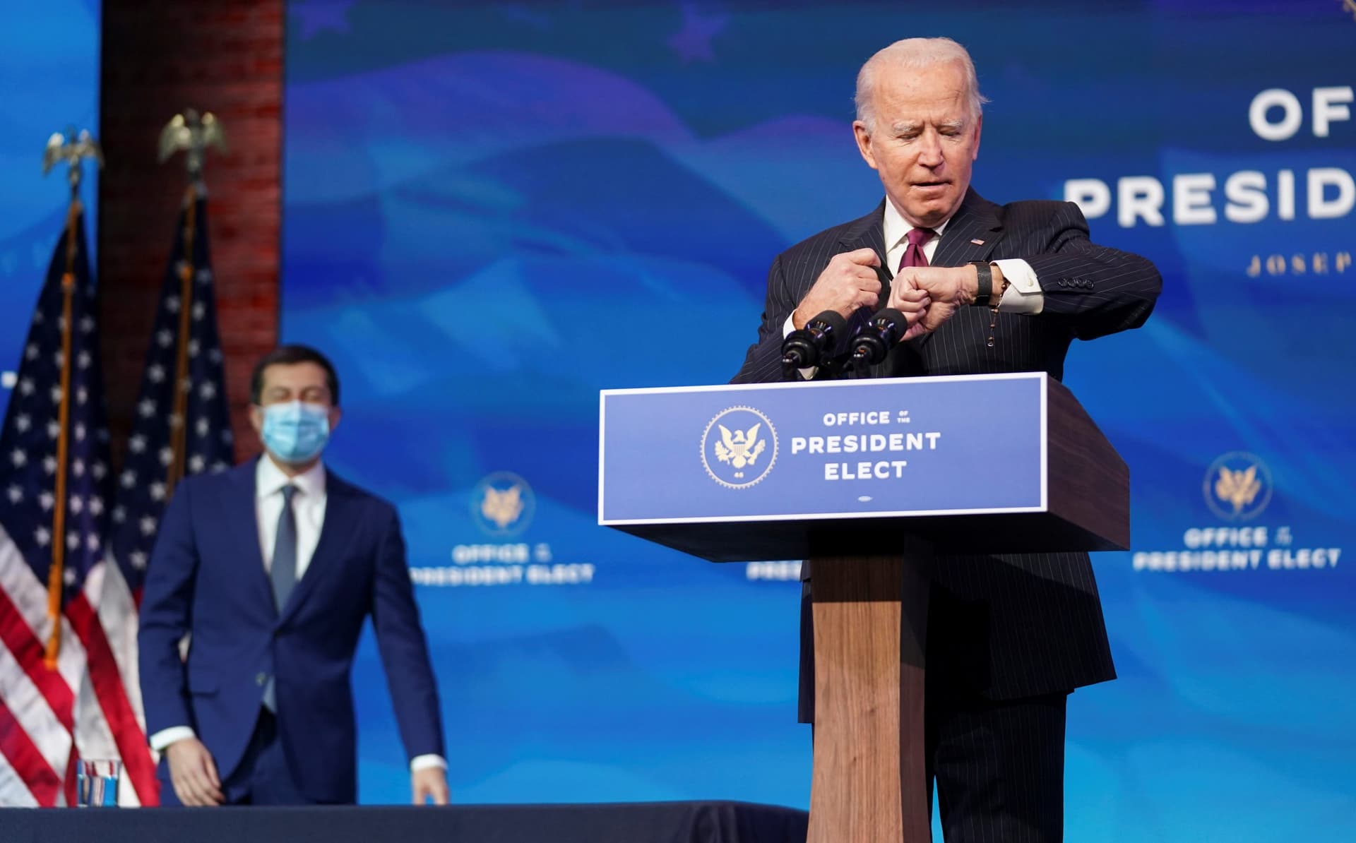 Biden Introduces Buttigieg as Transportation Chief in āHistoricā US Cabinet