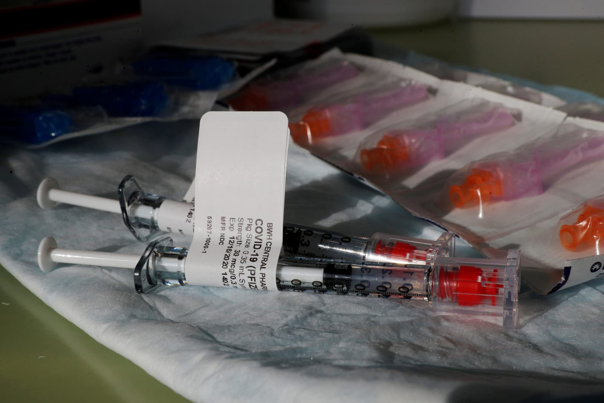‘Leaders Eat Last’: GOP Lawmaker Objects To Congress Receiving COVID-19 Vaccine Before Americans