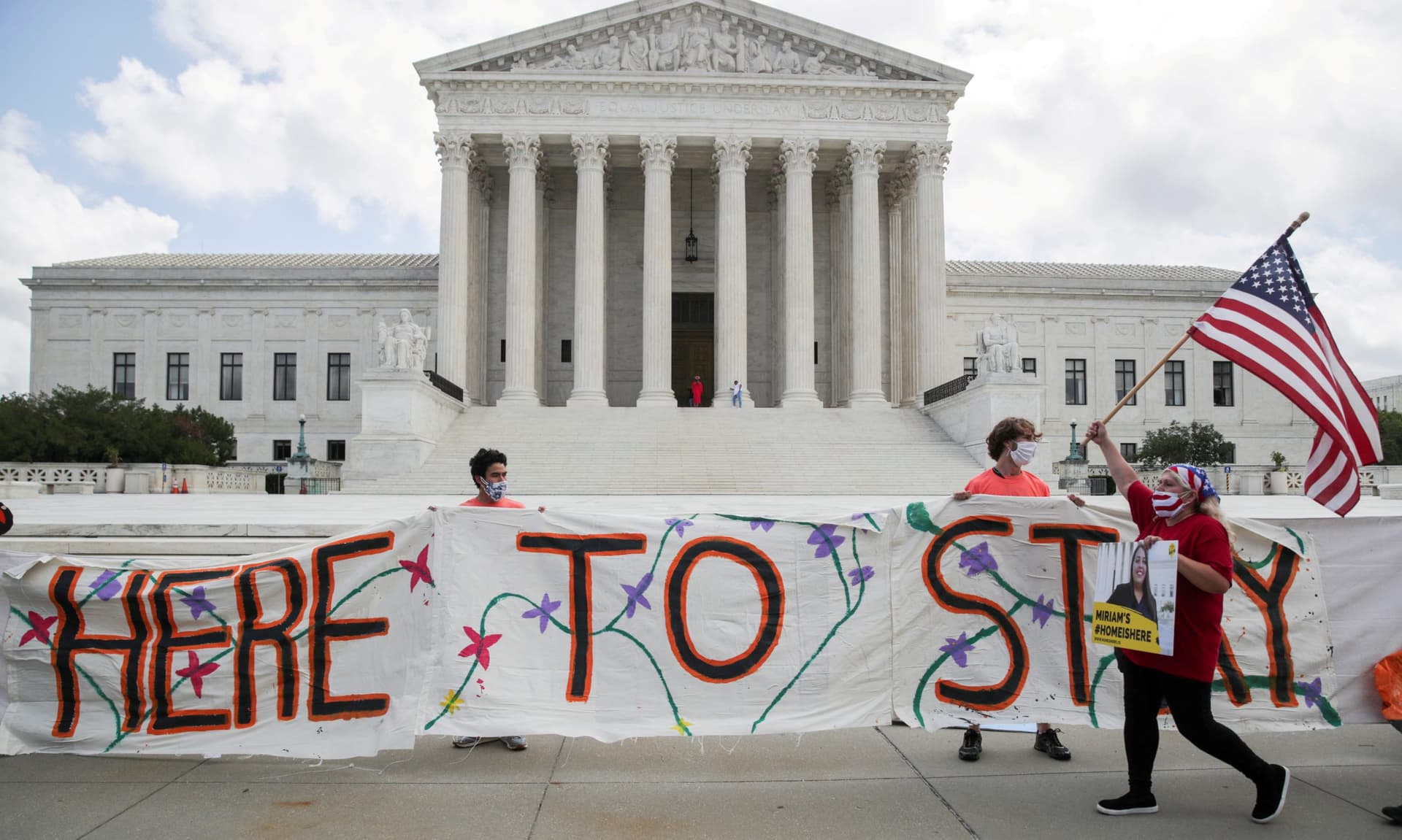 US Judge Weighs Future of Deportation Relief Program for āDreamerā Immigrants
