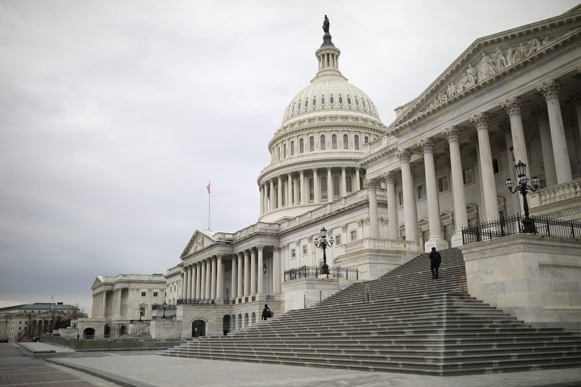 US Senate Boosts Aid to Small States in Coronavirus Relief Bill