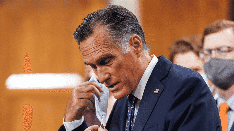 âYouâre a Jokeâ: Mitt Romney Confronted by Trump Supporters at Airport