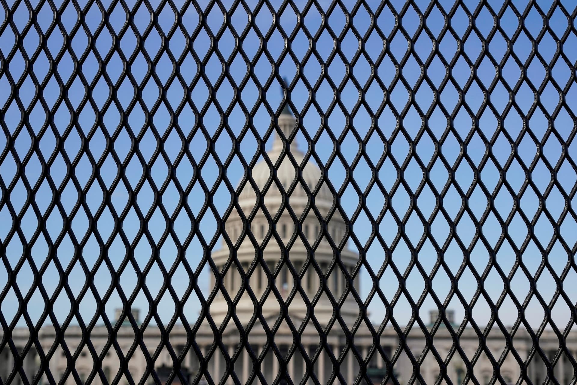 US Closing Landmarks, Announces Vehicle Checks in Washington for Inauguration