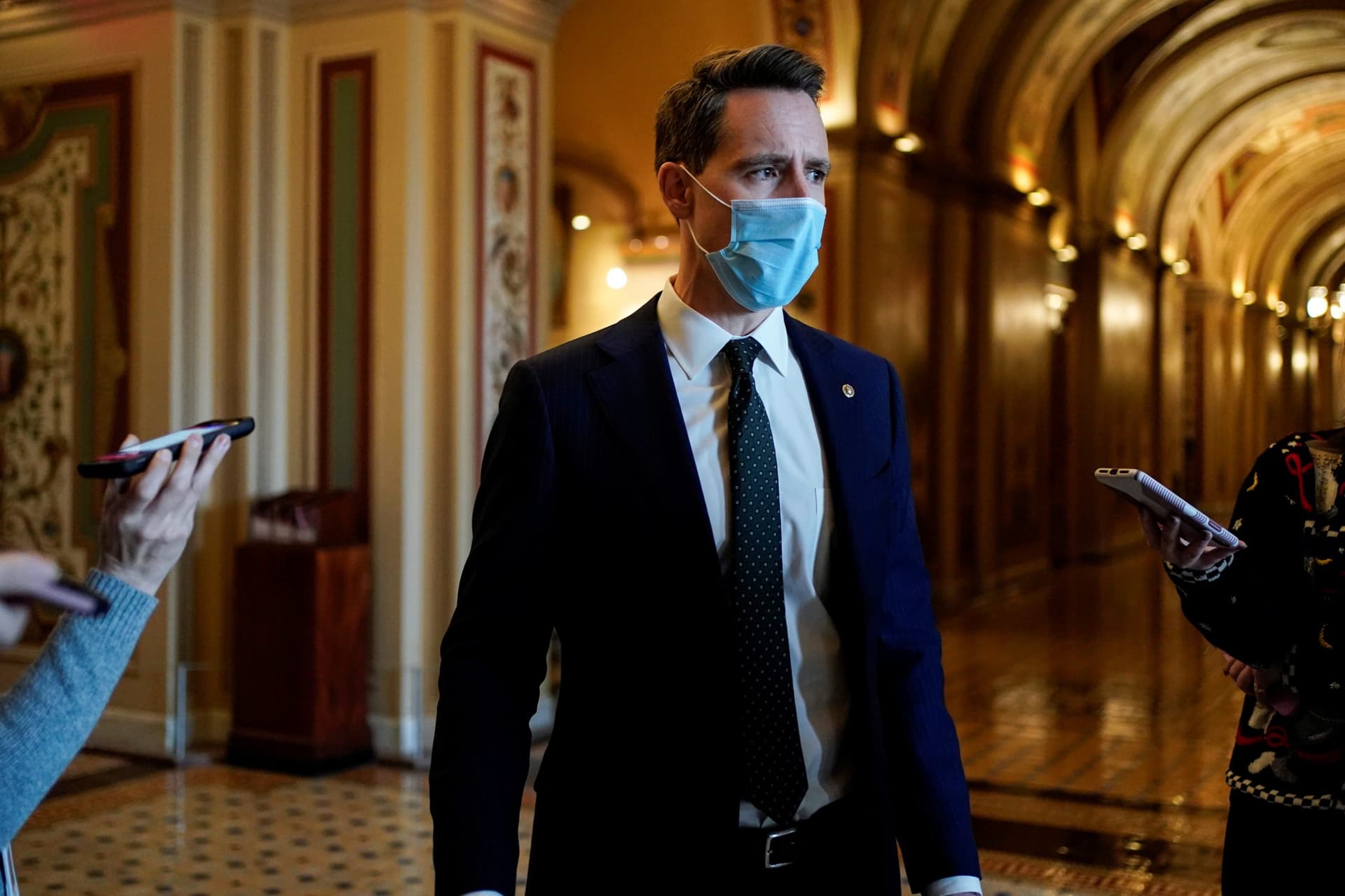 Hawley Is Not Planning a Presidential Bid in 2024: Report