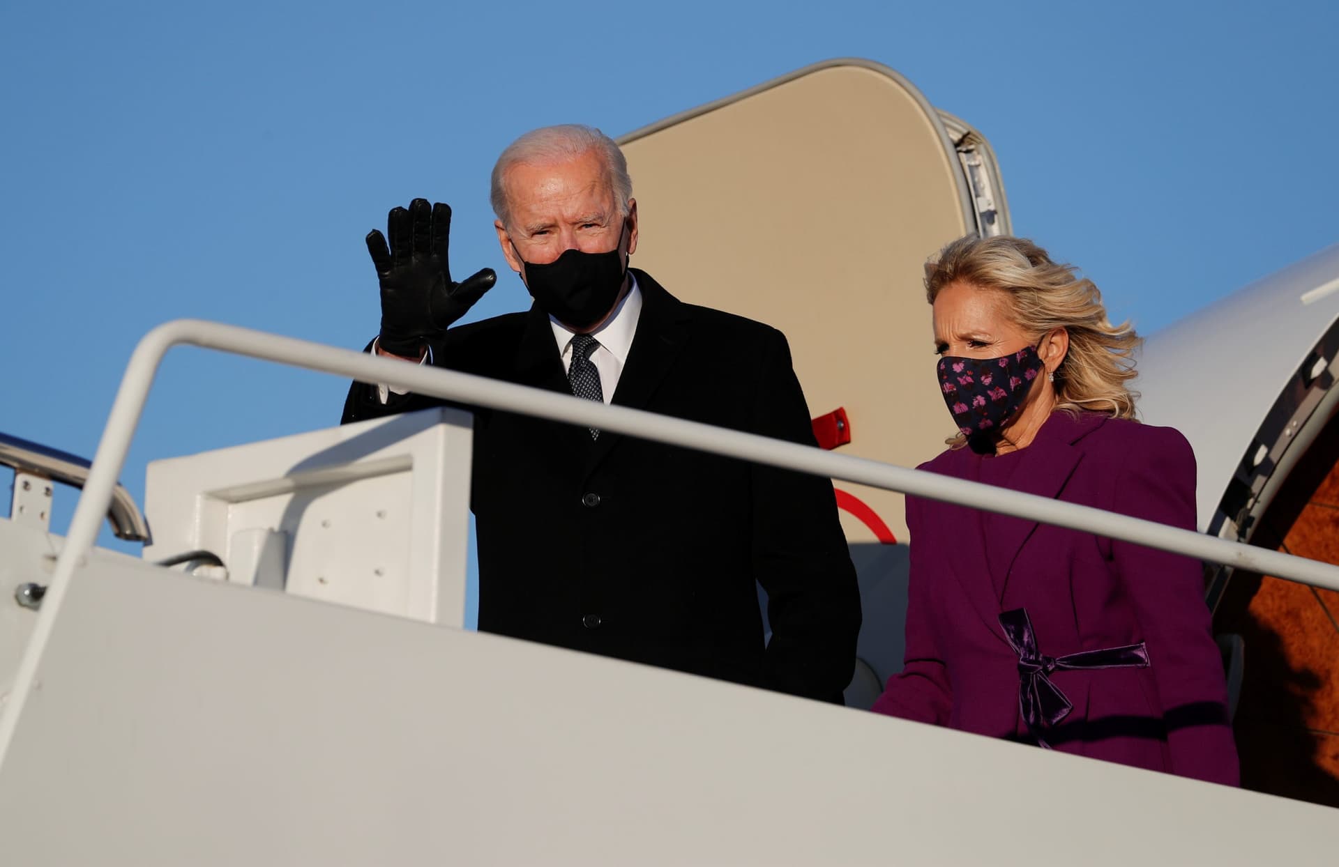 Biden To Sign 15 Actions To Address US âCrisesâ After Taking Office on Wednesday