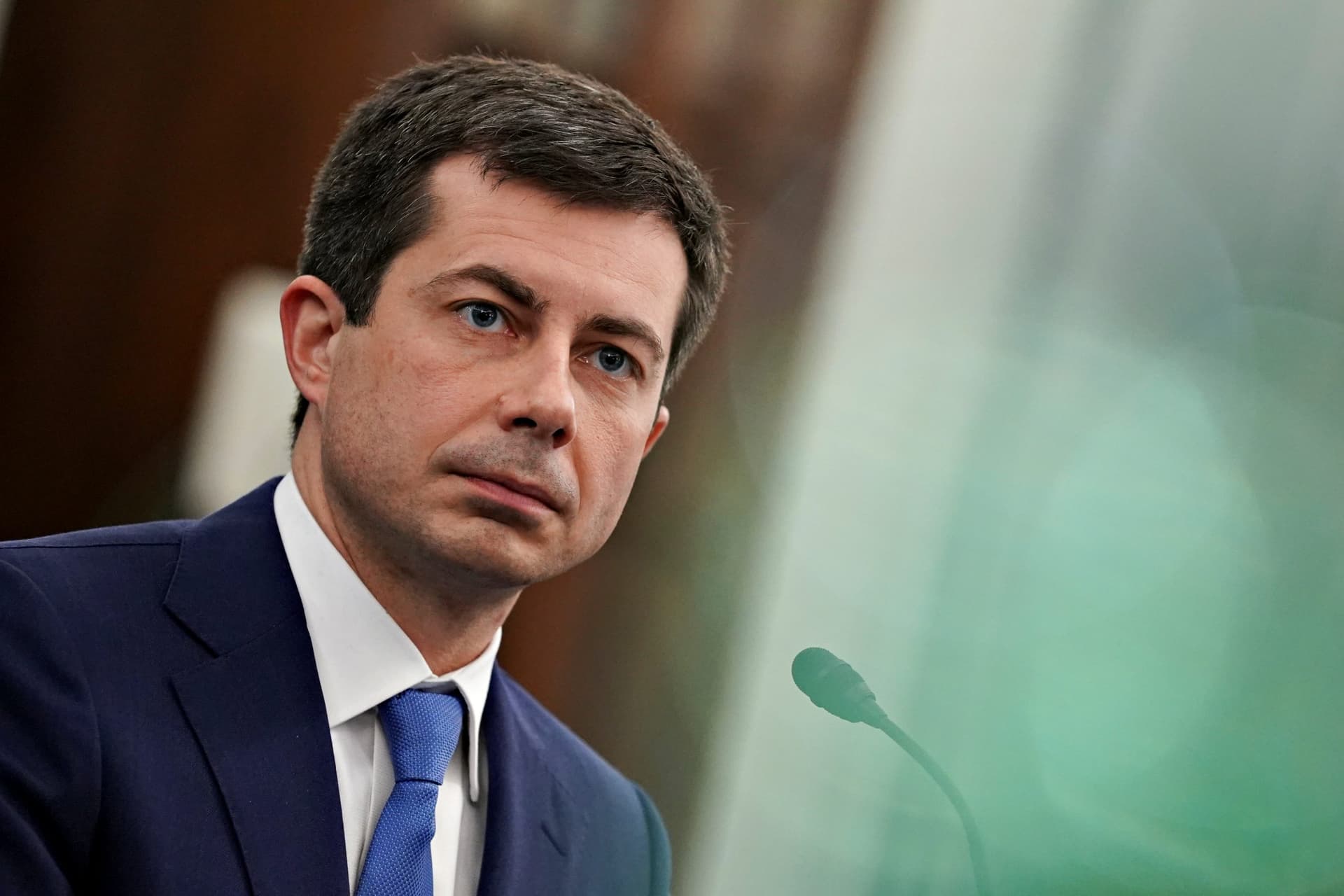 Buttigieg Wags Finger at Southwest for Flight Cancellations – But Twitter User Documents How He’s Part of the Problem