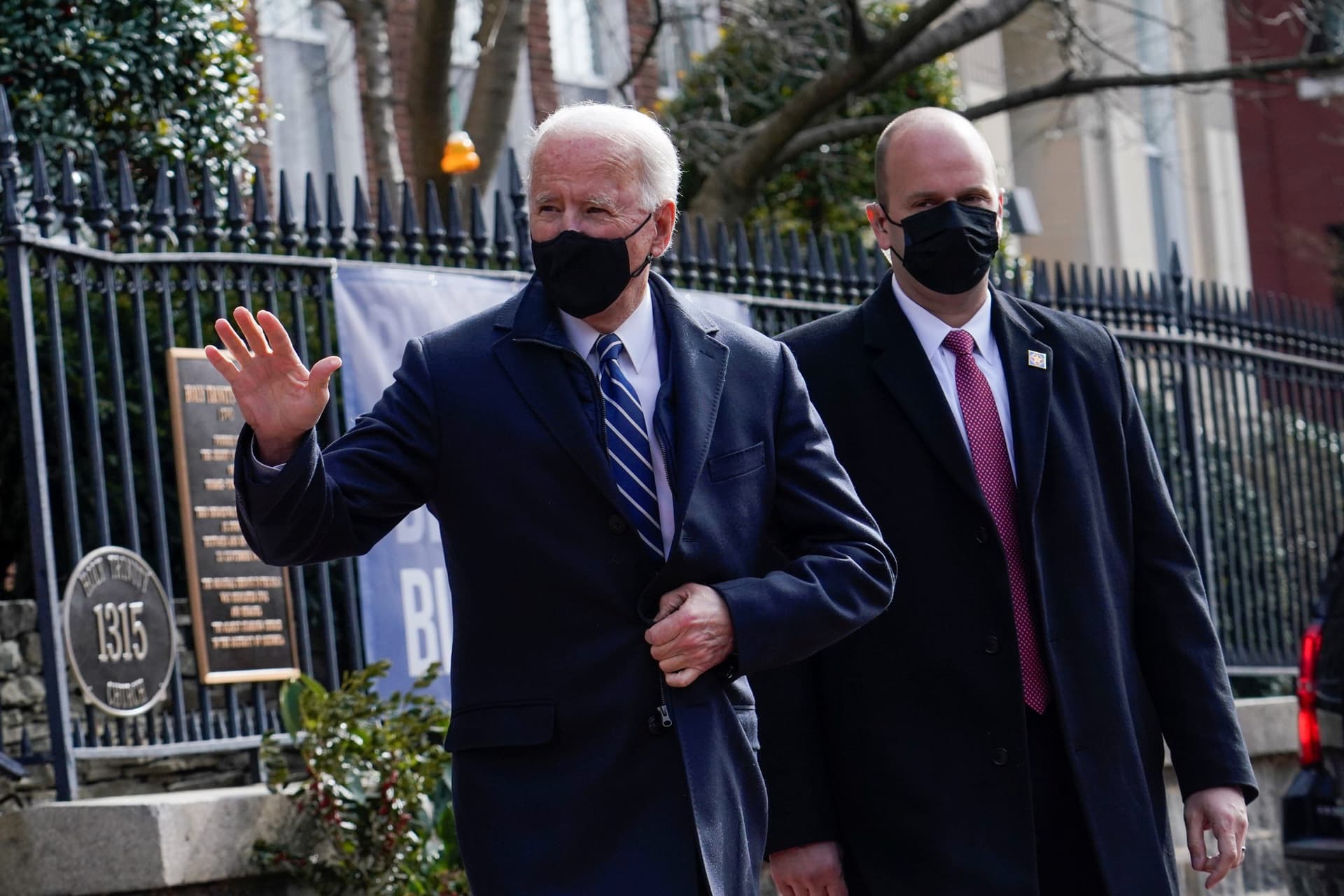 US Bishops Vote Overwhelmingly To Move Forward with Process That Could Deny Biden Communion