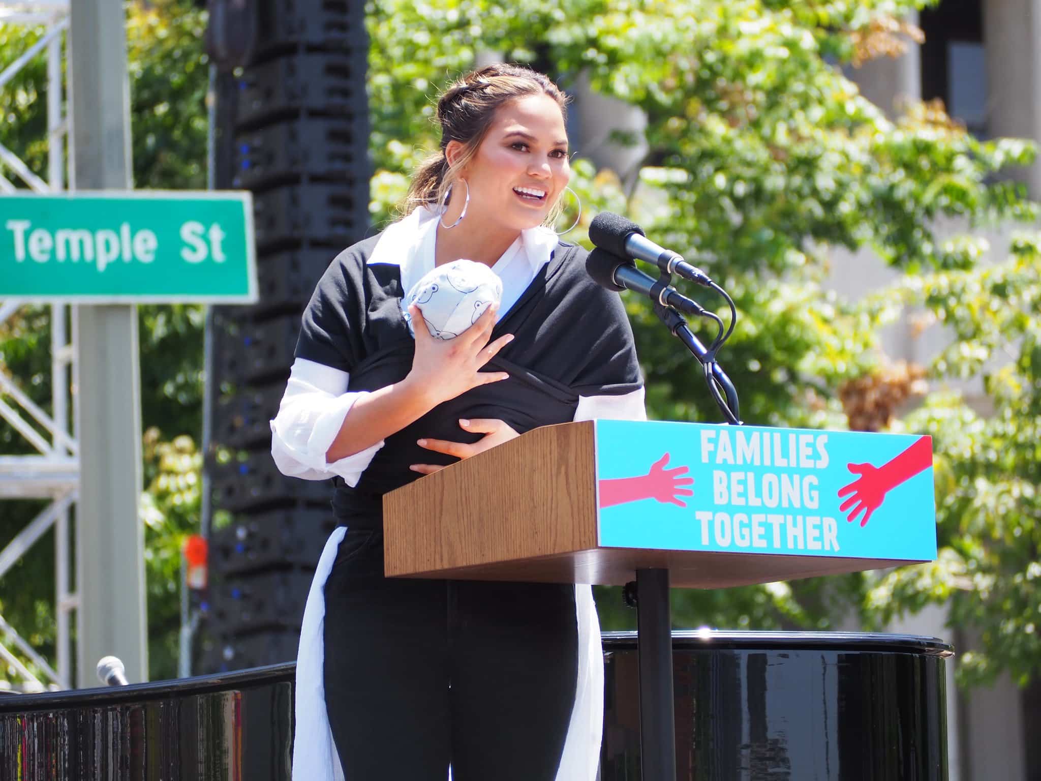 Chrissy Teigen Returns To Twitter: âTurns Out It Feels Terrible To Silence Yourselfâ