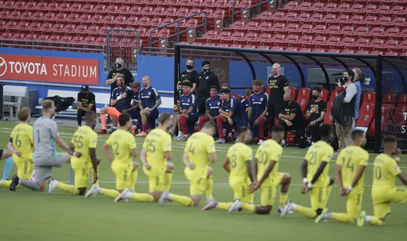 US Soccer Votes to Allow Anthem Kneeling, Takes Action Against Member Who Spoke Out Against It