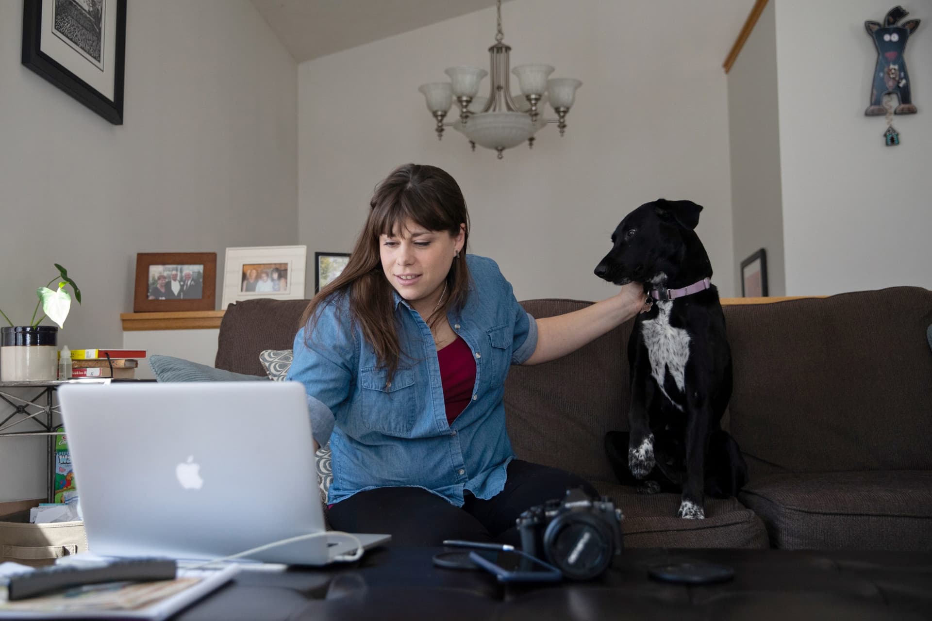 Pushed Out by Pandemic, Women Struggle To Regain Footing in US Job Market