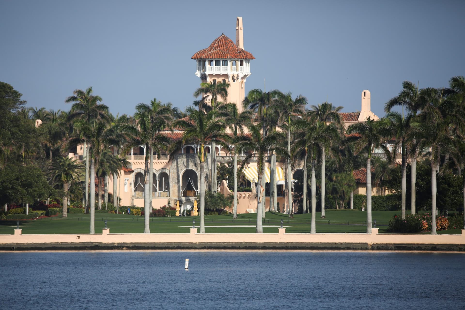 2022 Red Wave Was Losing Steam⦠Then Mar-a-Lago Raid Changed Everything for Voters
