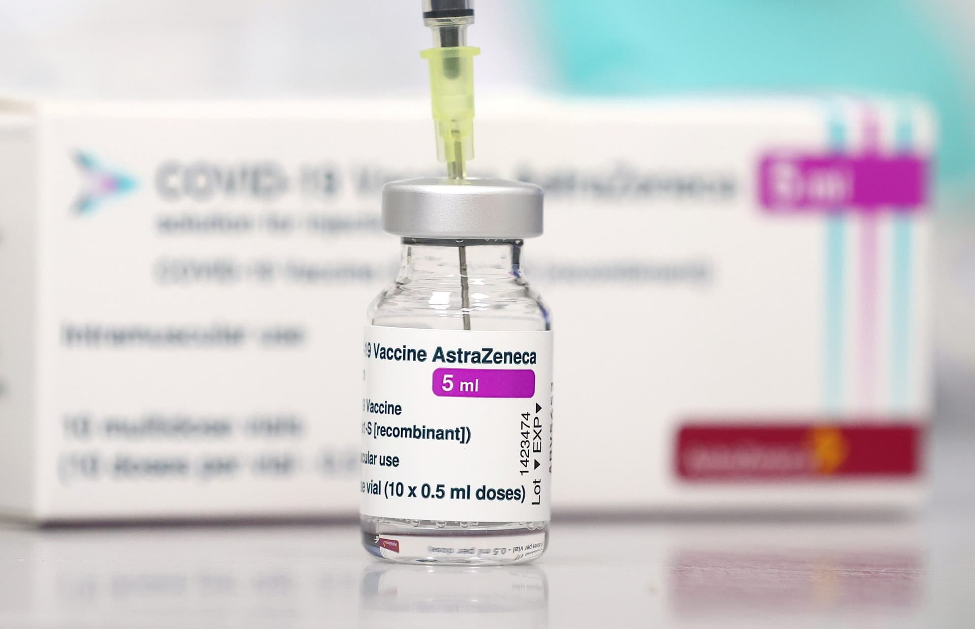 AstraZeneca Shot Is Good If Safety Issues Can Be Overcome, Fauci Says