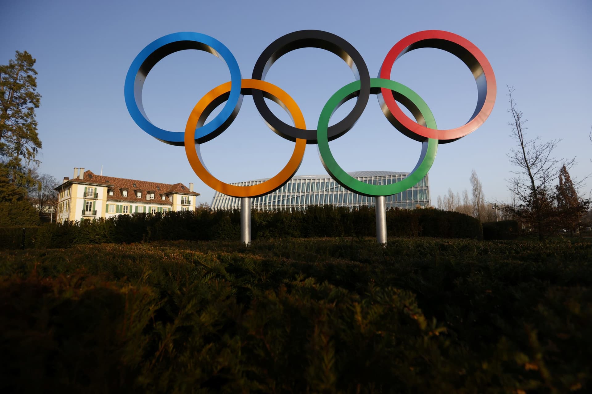Olympian Tries To Auction Off Medal To Pay for Infantâs Heart Surgery, But Winning Bidder Wonât Accept Prize