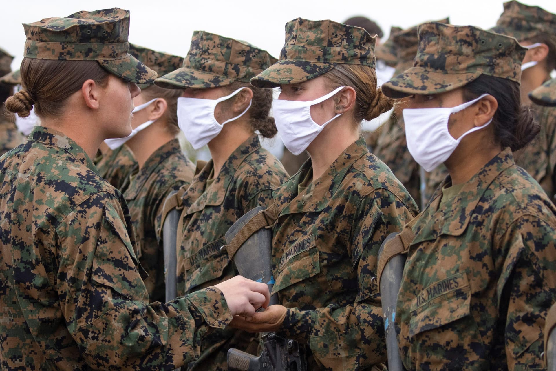 Breaking a Barrier, Women Become US Marines After Surviving the āCrucibleā