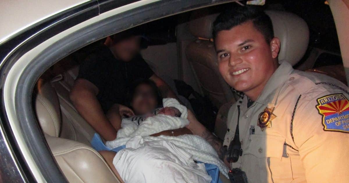 Heroic AZ State Troopers Deliver Baby in Car