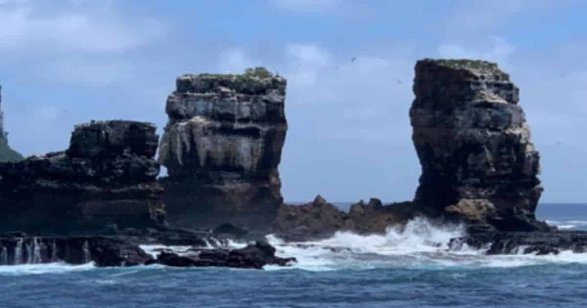 Famed Darwin's Arch Rock Formation Collapses Into the Ocean