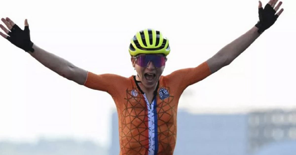 Olympic Cyclist Celebrates Victory as She Crosses the Finish Line, Then Learns a Gold Medal Isn't Coming