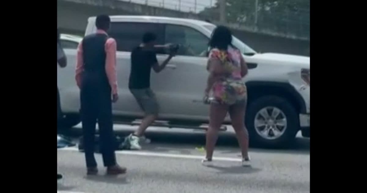 After Man Passes Out Driving on Interstate, Good Samaritans Race to Rescue Him from Moving Vehicle