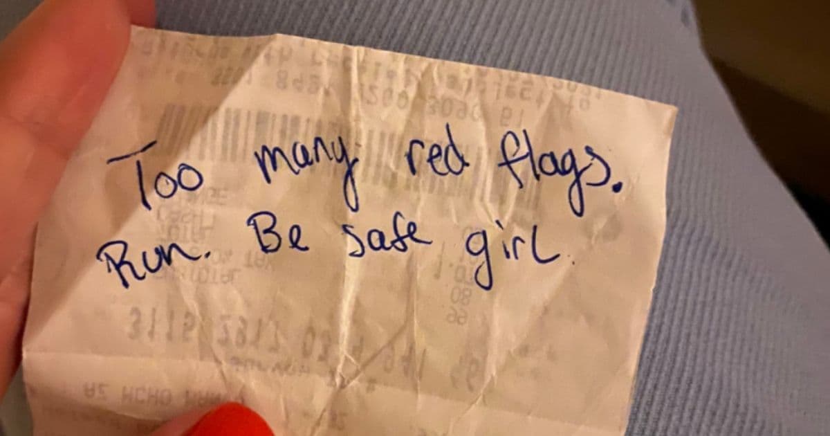 Stranger Passes Disturbing Note to Woman on Date, Tells Her to 'Run'