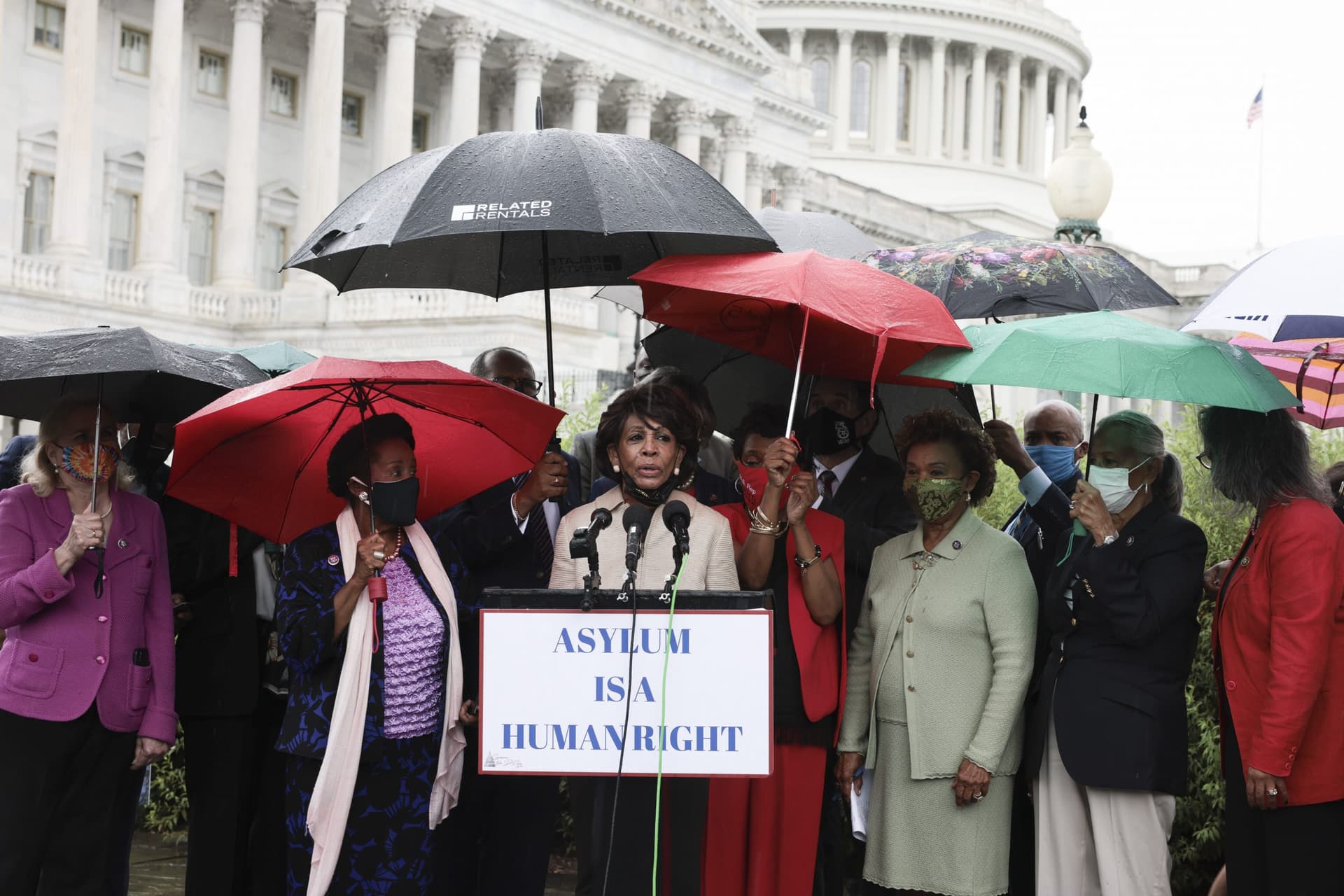 âTakes Us Back Hundreds of Yearsâ: Maxine Waters Reacts to Footage of Haitian Migrants