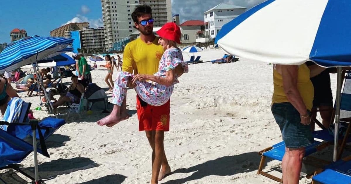 Lifeguard Volunteers to Carry 95-Year-Old to Beach Each Day After Finding Out About Her Vacation Plans