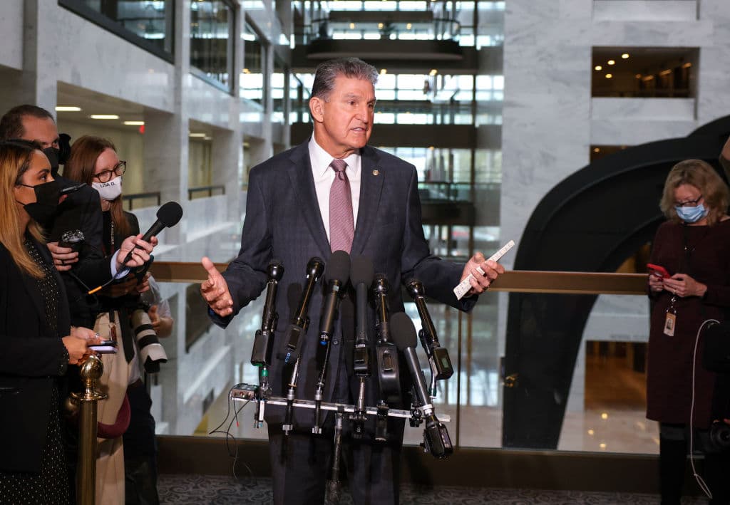 Manchin Opposes Changing Filibuster to Raise Debt Ceiling, Slams Creation of āArtificial Crisesā