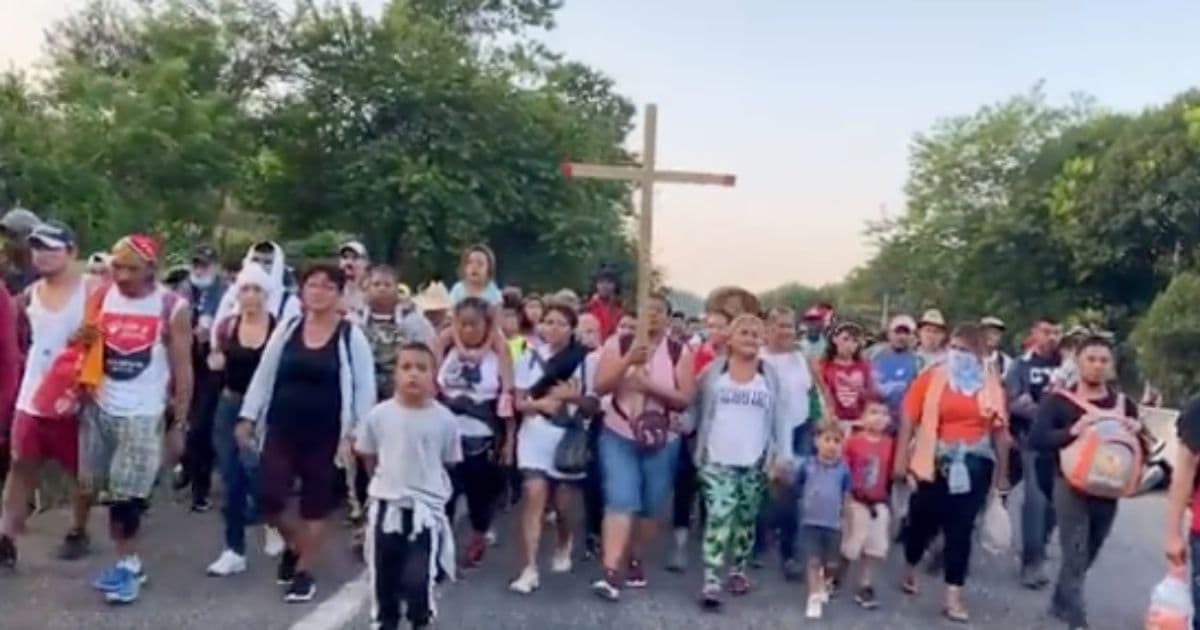 Massive Migrant Caravan Marching Through Mexico: ‘Tell Biden We’re Coming’