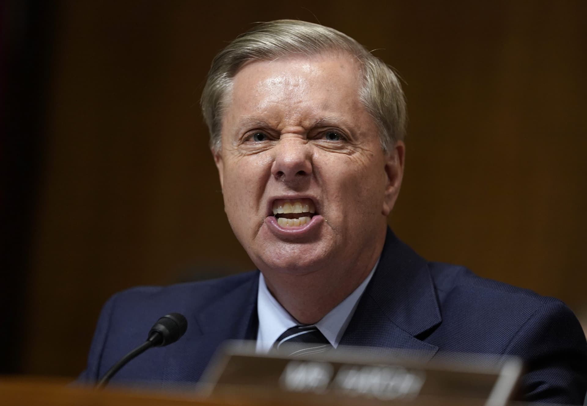 âYouâve Got Gunsâ: Graham Reportedly âIrateâ Senators Had To Leave Chambers on Jan. 6