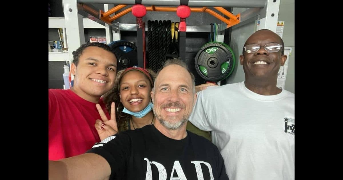 'Faith in Humanity Restored' after Teens Return Found Wallet and Strike Up Friendship with Owner