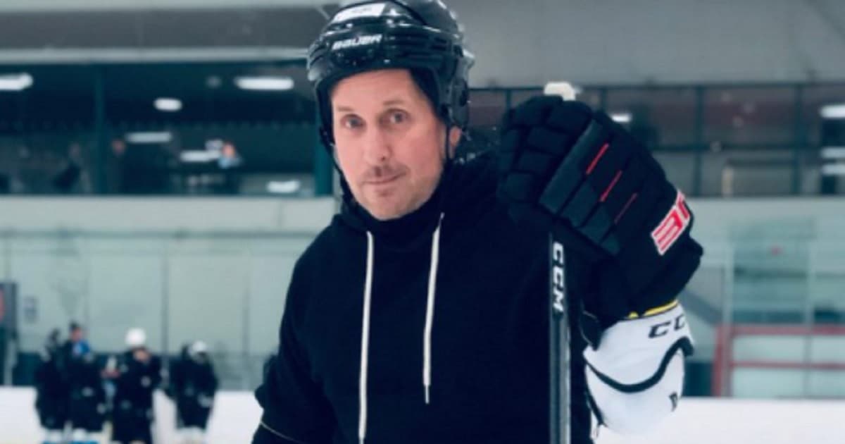 Disney Axes Gordon Bombay Character From âMighty Ducksâ After Emilio Estevez Refuses Vaccine
