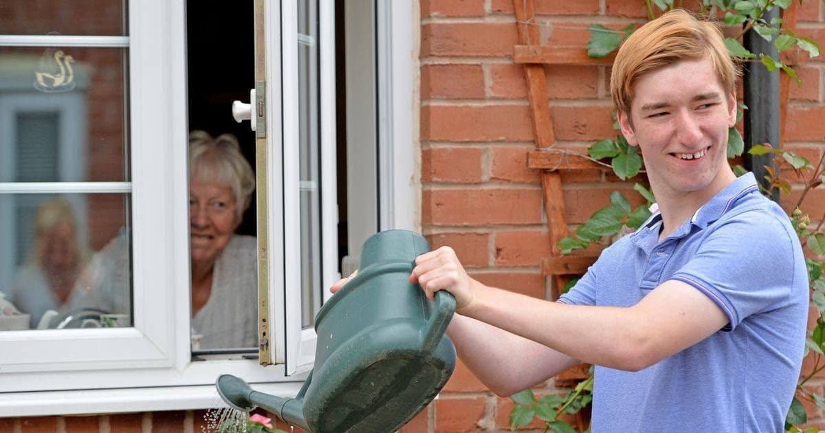 Teen Makes Selfless COVID Resolution, Causes Huge 'Ripple Effect' with Acts of Kindness