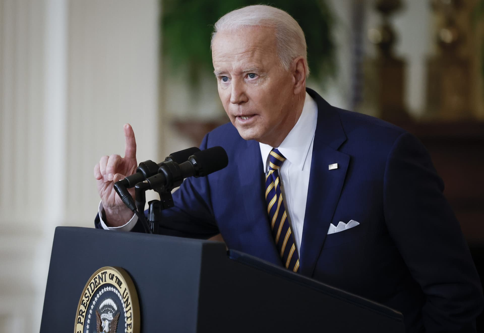 Biden Urges Americans in Ukraine to ‘Leave Now,’ Says He Will Not Send US Troops to ‘Rescue’ Them