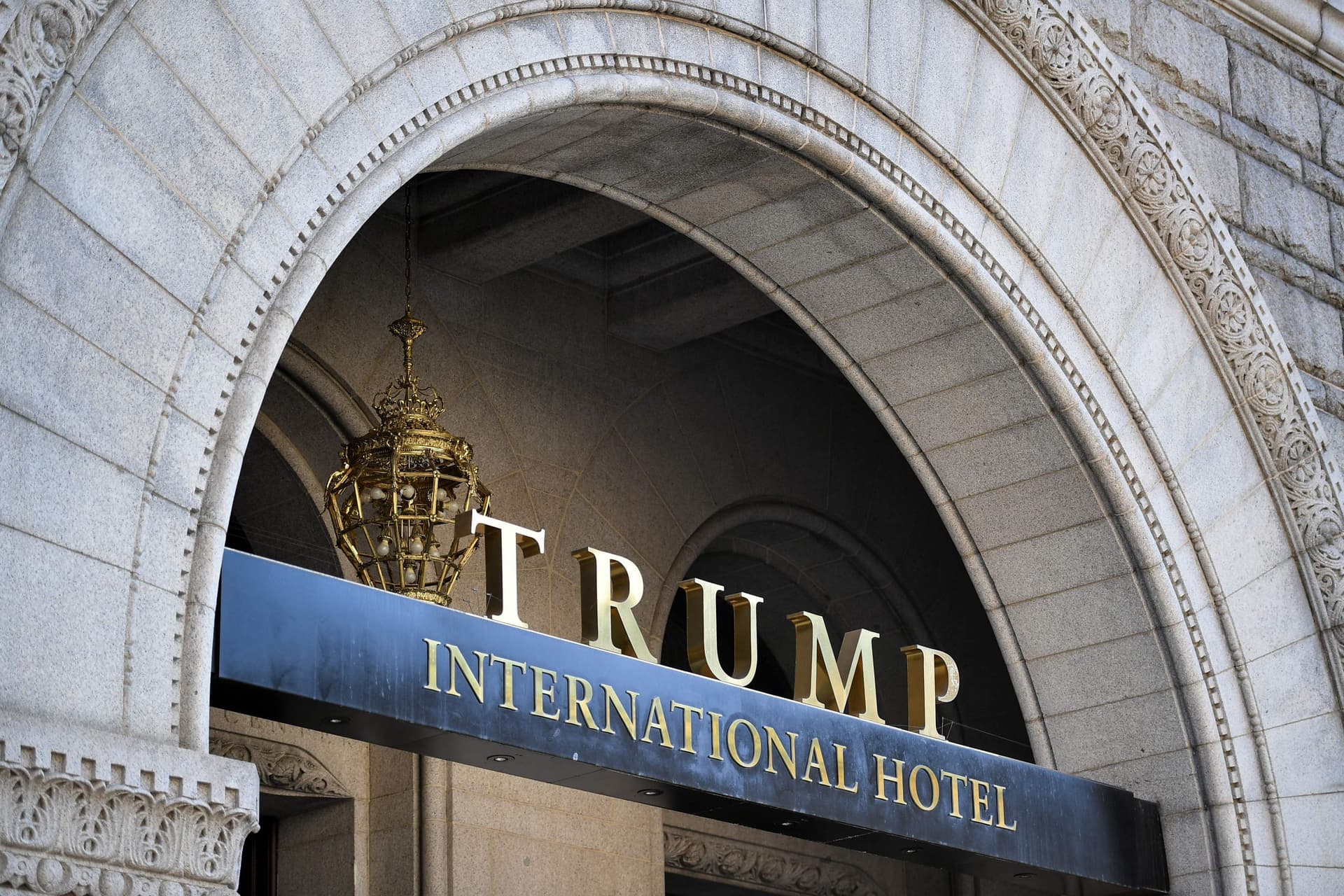 House Committee Urges Government to Terminate Lease for Trumpās Hotel Before He Can Sell It