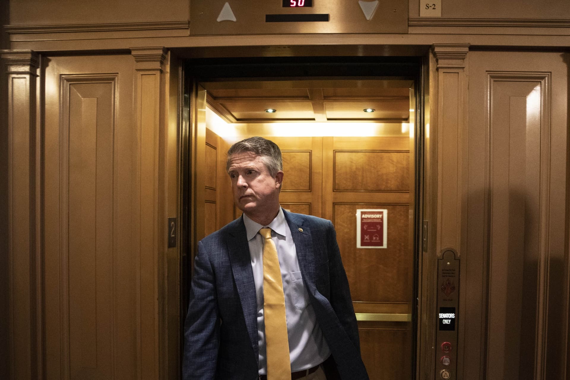 GOP Senator Gives Truckers in ‘People’s Convoy’ a Tour of the Capitol
