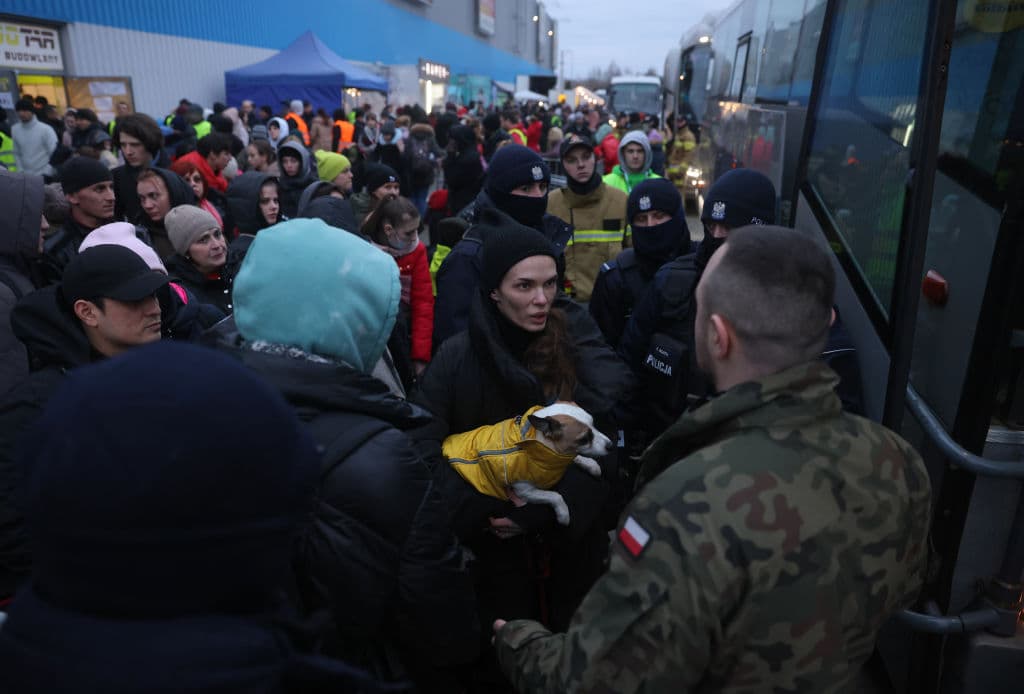 Here’s the Brilliant Way People Across the World Are Sending Money to Ukrainians — Privately