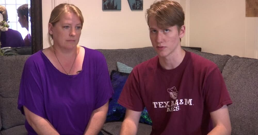 Teen Cashier Buys Cop's Dessert. Couple Behind Cop Throws Fit, Gets Teen Suspended