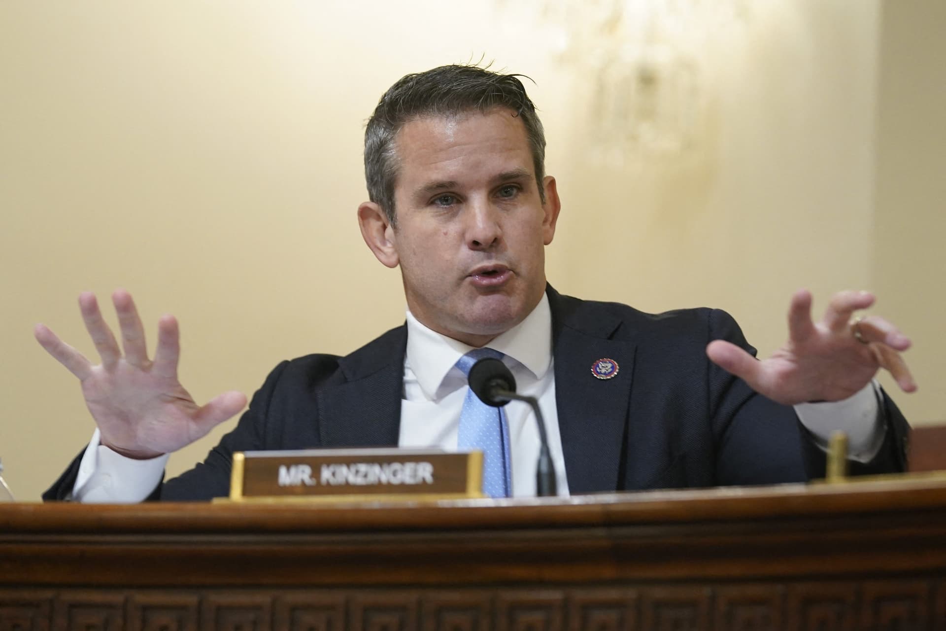 Kinzinger, Journalist Spar Over ‘Top Gun’