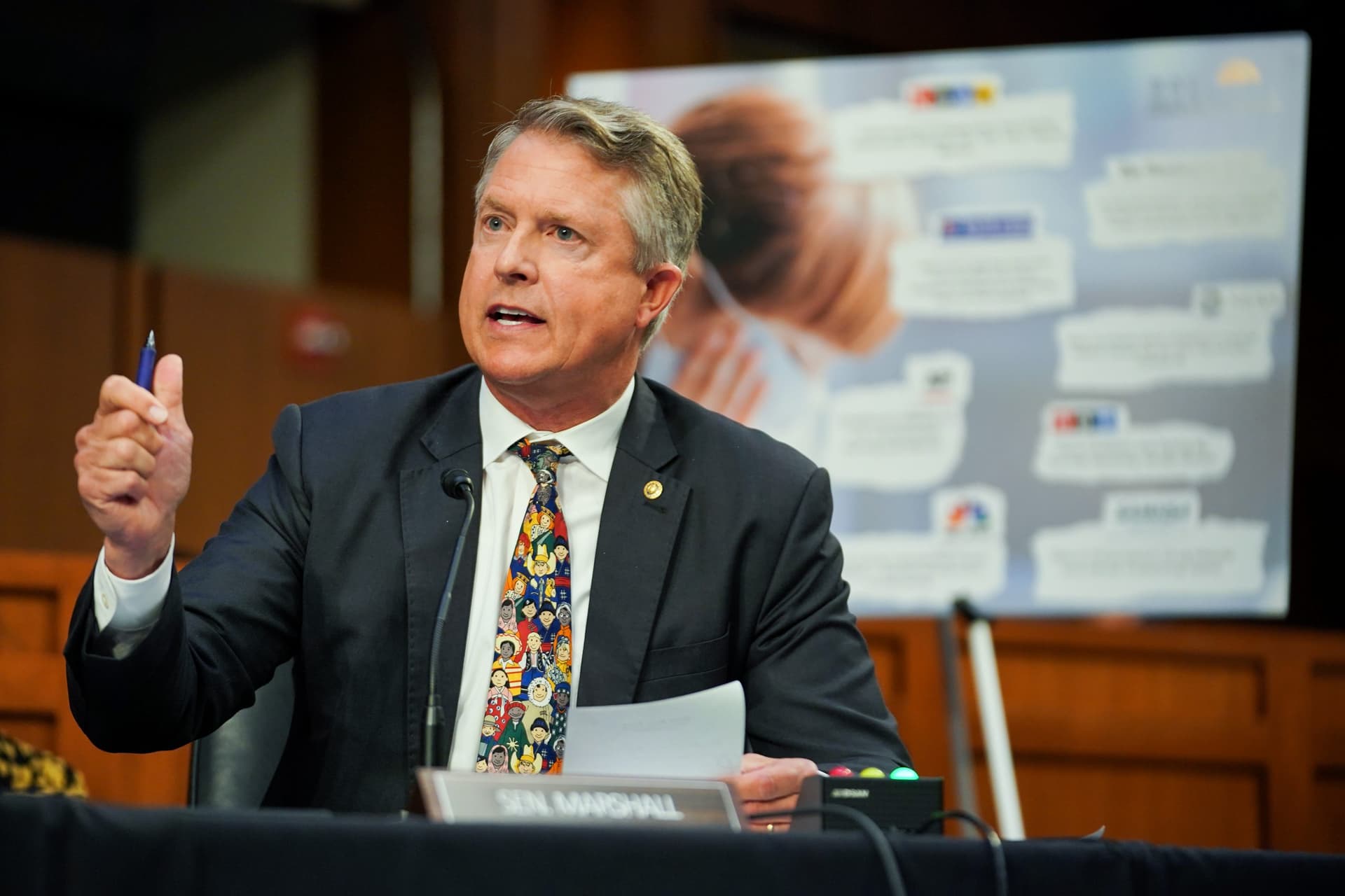 GOP Senators Urge TV Monitoring Board to ‘Include Ratings on Content Related to Gender Dysphoria’