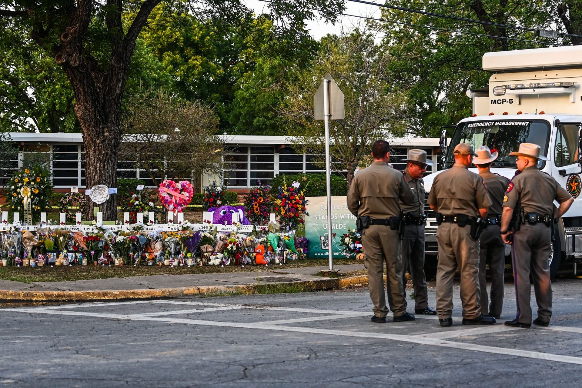 Wife’s Text Jolted Off-Duty Border Patrol Agent Into Action to Save Dozens of Students During Shooting