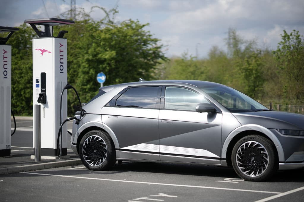 Study Turns Up Surprising Way âGreenâ Cars Pollute More Than Gas-Powered Engines