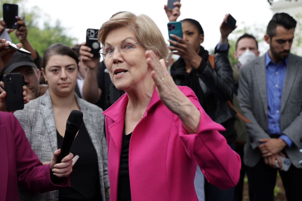 Never Forget: Elizabeth Warren, Ilhan Omar, Others Tried to Get Cops Out of Schools to Make BLM Happy