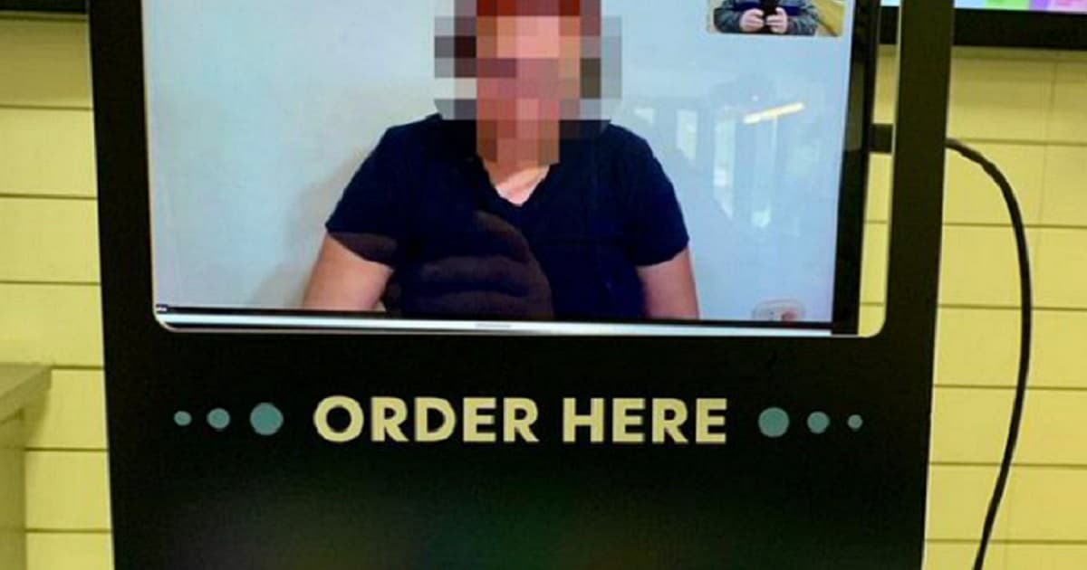 Restaurant Chain Outsources Cashiers, Now You'll Have Order Through a Nicaraguan Call Center