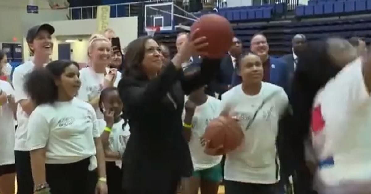 Edited Video Makes Kamala Look Like Basketball Pro, But Full Video Reveals Sheâs Hilariously Bad