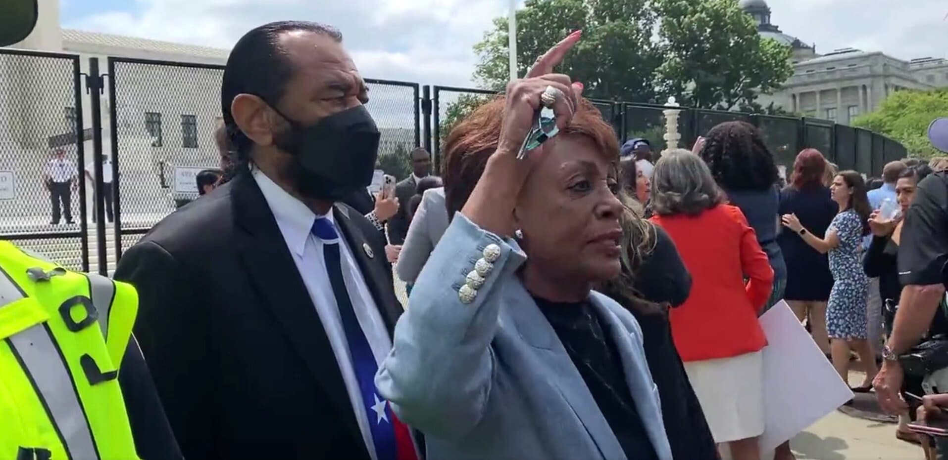 Maxine Waters Vows to ‘Defy’ SCOTUS Decision Overturning Roe v Wade: ‘The Hell With the Supreme Court’