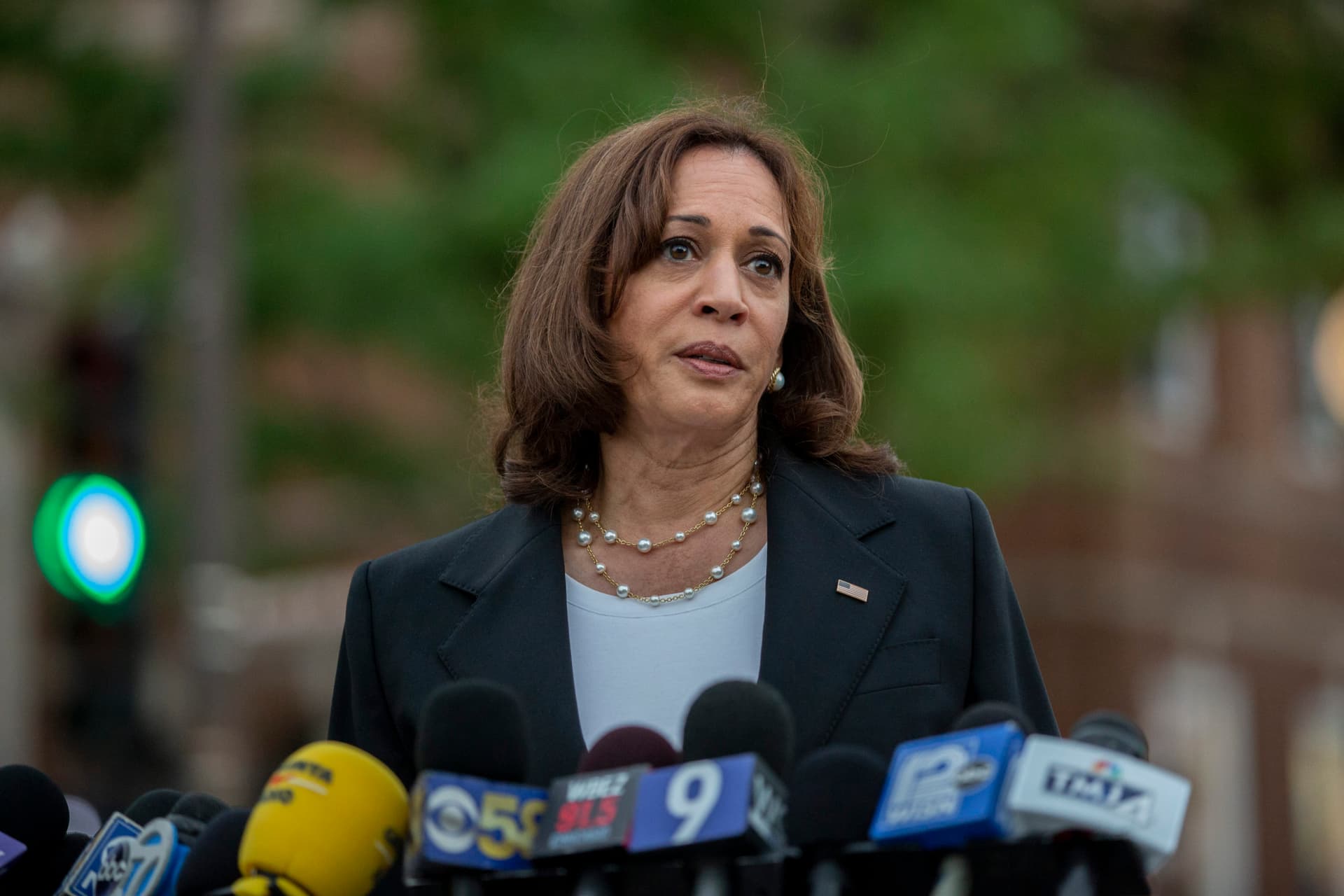 Kellyanne Conway Takes Aim At Kamala Harris: âDoesnât Do Much Better at the Talking Thingâ