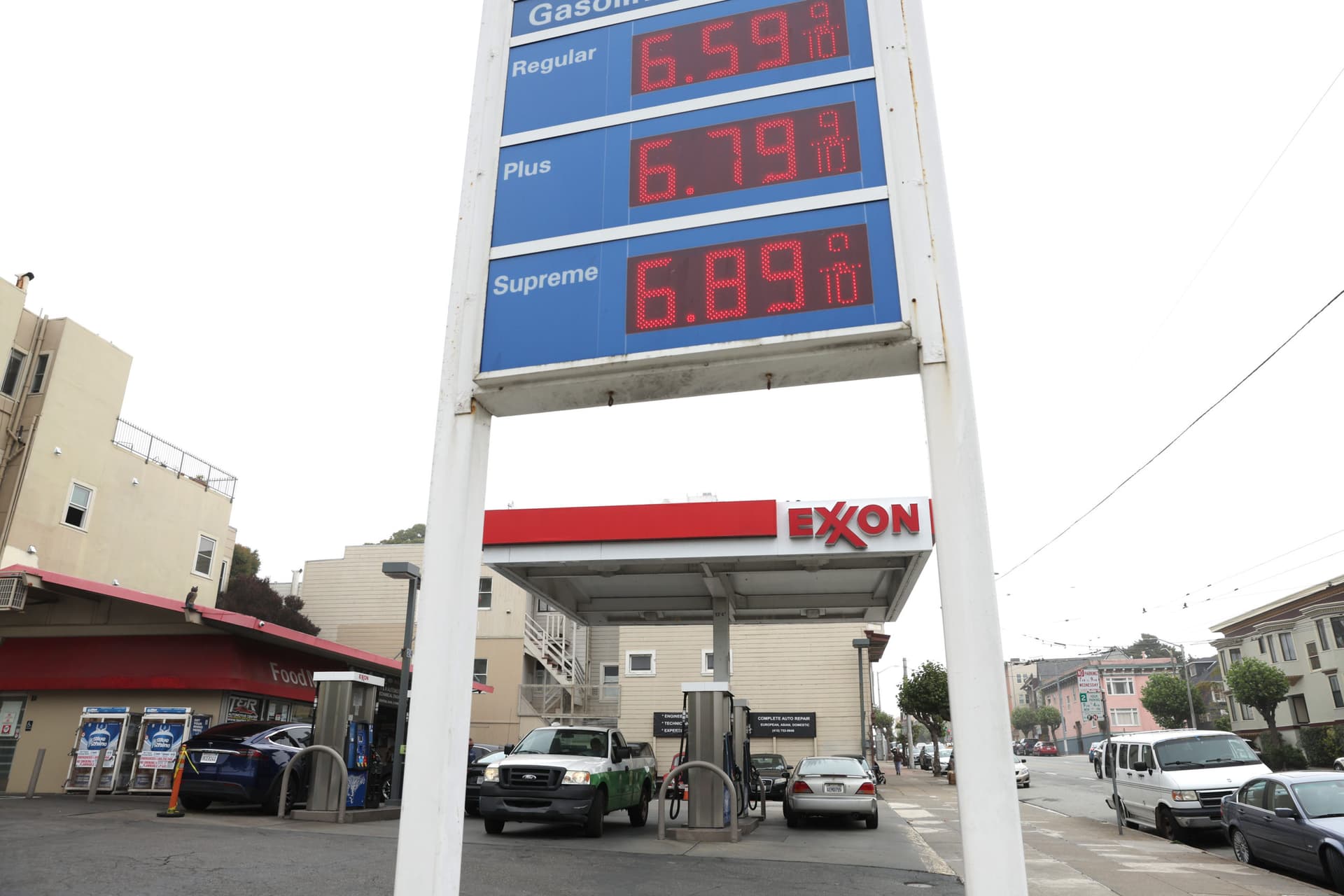 ‘Uh’: White House Denies a Double Standard When It Comes to Gas Prices