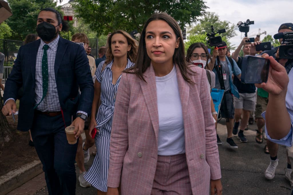 AOC Accused of 'Blowing Off' Key Rules as Spokeswoman Admits Congresswoman Is in Violation of Federal Law